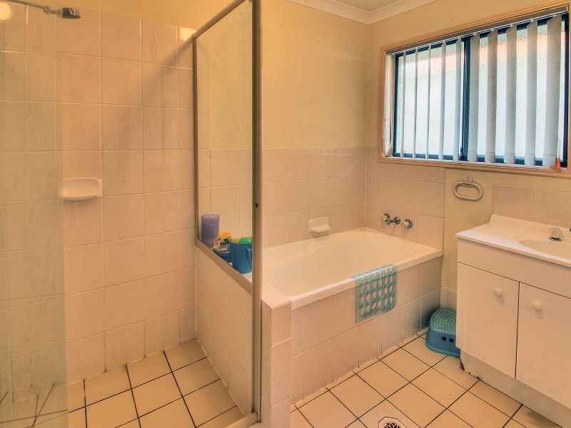 10 Nicole Place, Crestmead QLD 4132