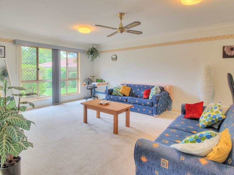 20 Olivia Court, Regents Park QLD 4118