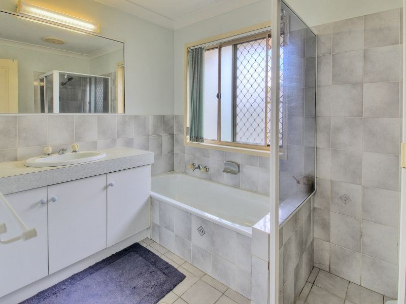 20 Olivia Court, Regents Park QLD 4118