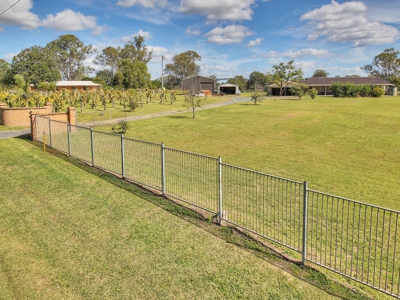 54 Beryl Parade, North Maclean QLD 4280