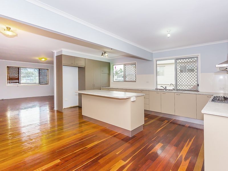 12 Waratah Drive, Crestmead QLD 4132