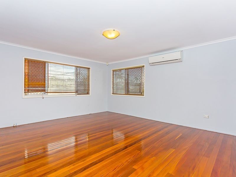 12 Waratah Drive, Crestmead QLD 4132