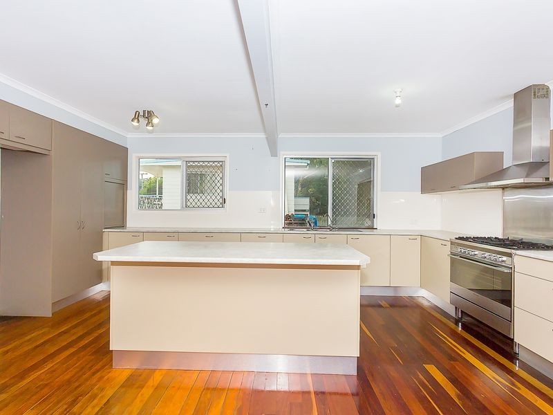 12 Waratah Drive, Crestmead QLD 4132