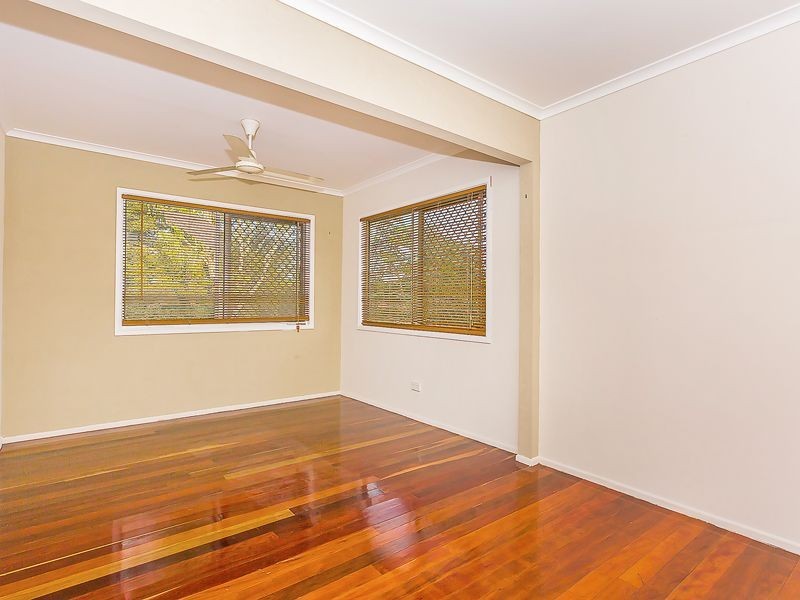 12 Waratah Drive, Crestmead QLD 4132