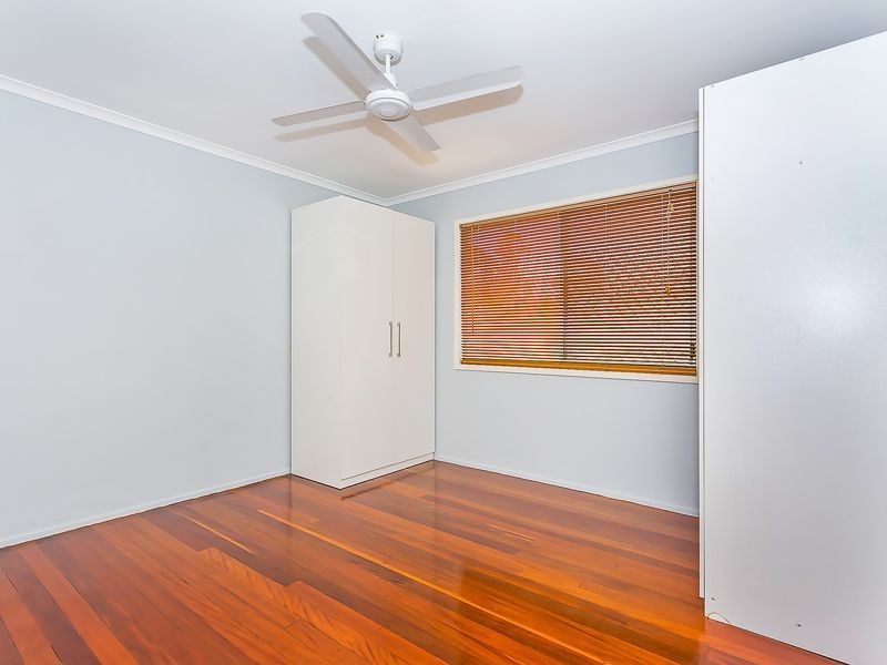 12 Waratah Drive, Crestmead QLD 4132