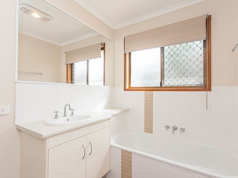 3 Dracon Street, Regents Park QLD 4118