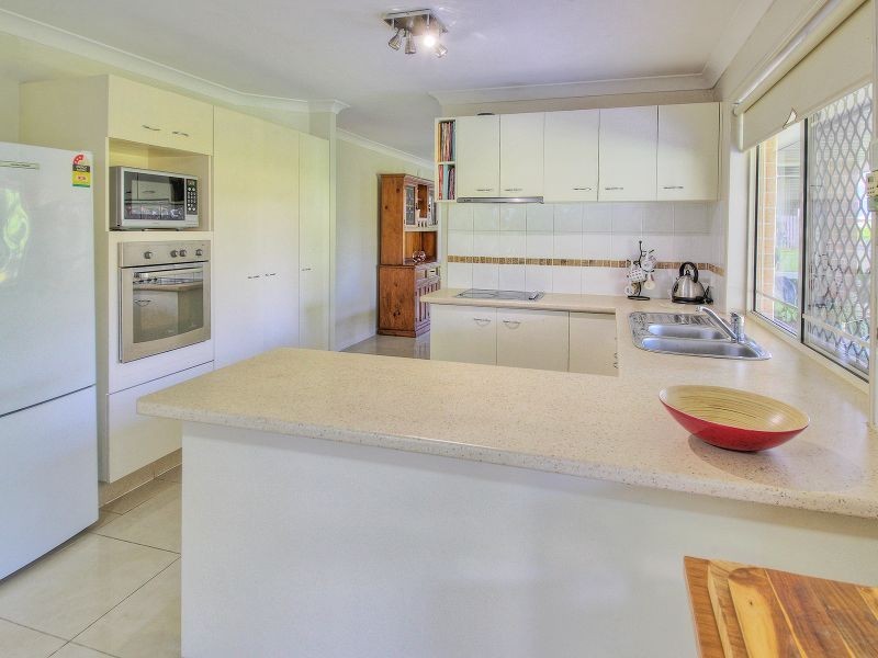 6 Watkinsia Court, Regents Park QLD 4118