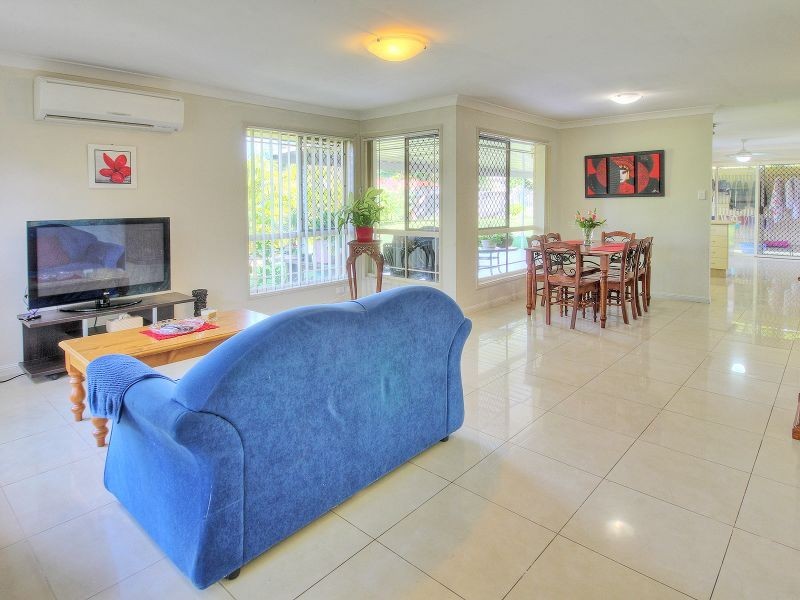 6 Watkinsia Court, Regents Park QLD 4118