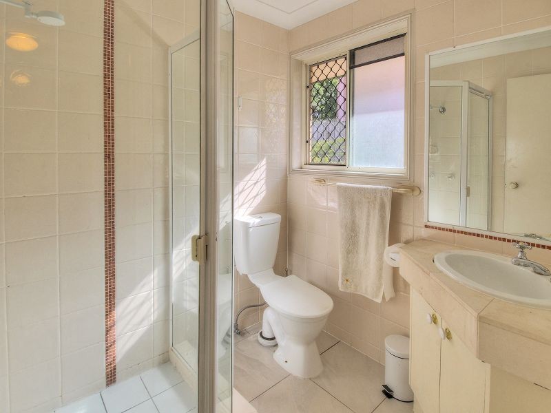 6 Watkinsia Court, Regents Park QLD 4118