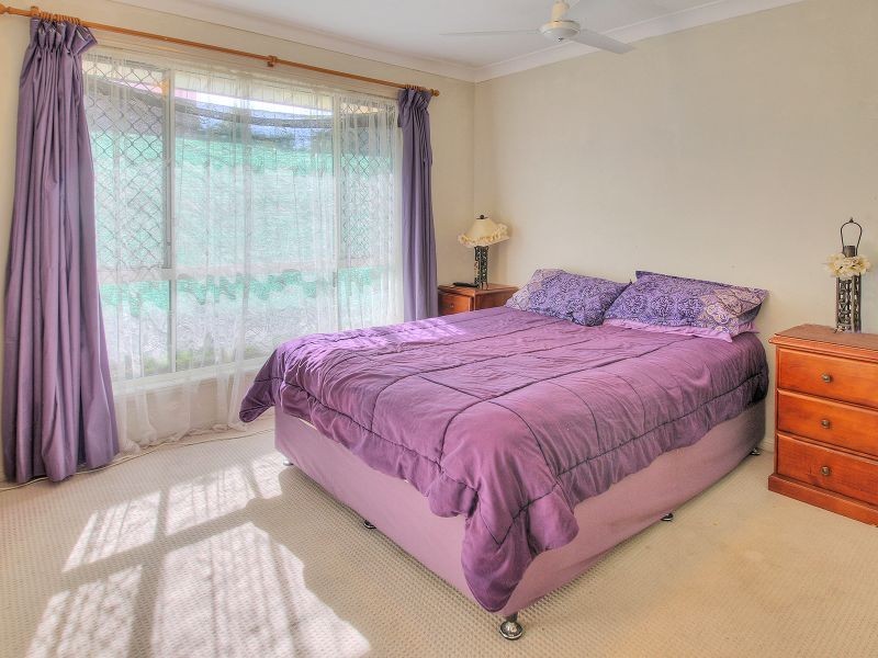 6 Watkinsia Court, Regents Park QLD 4118