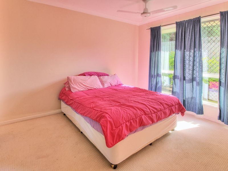 6 Watkinsia Court, Regents Park QLD 4118