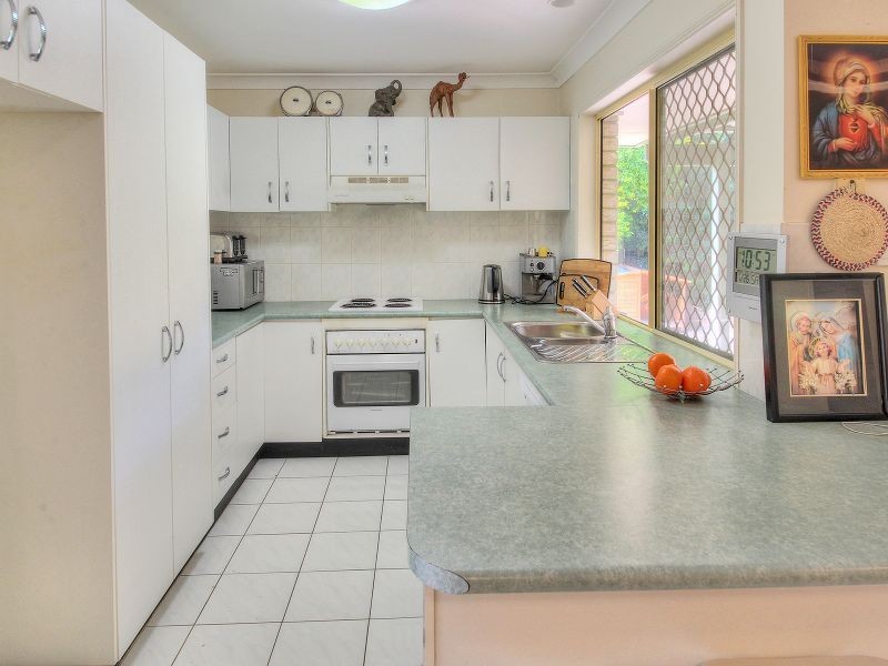 22 Fromelles Court, Regents Park QLD 4118