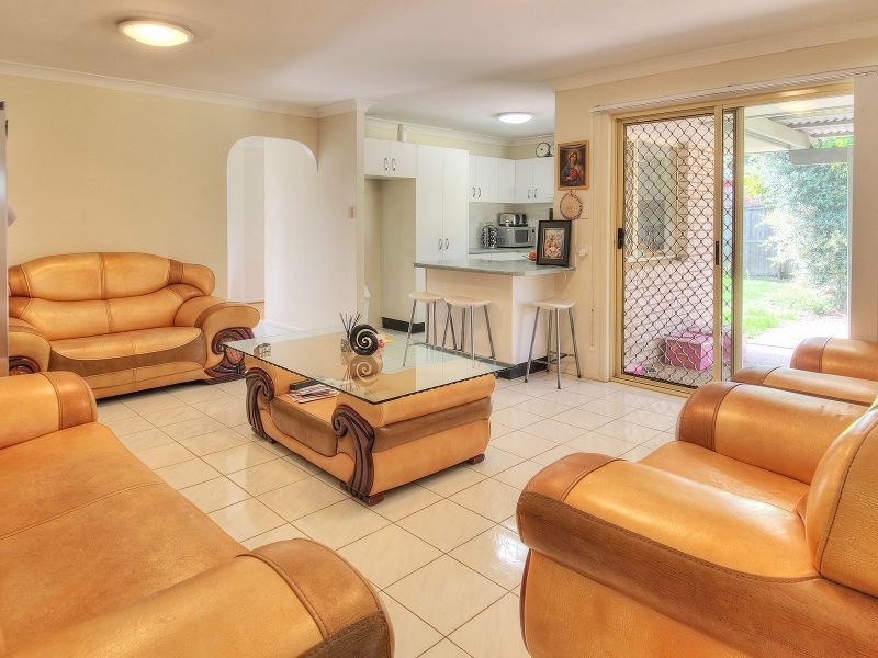 22 Fromelles Court, Regents Park QLD 4118