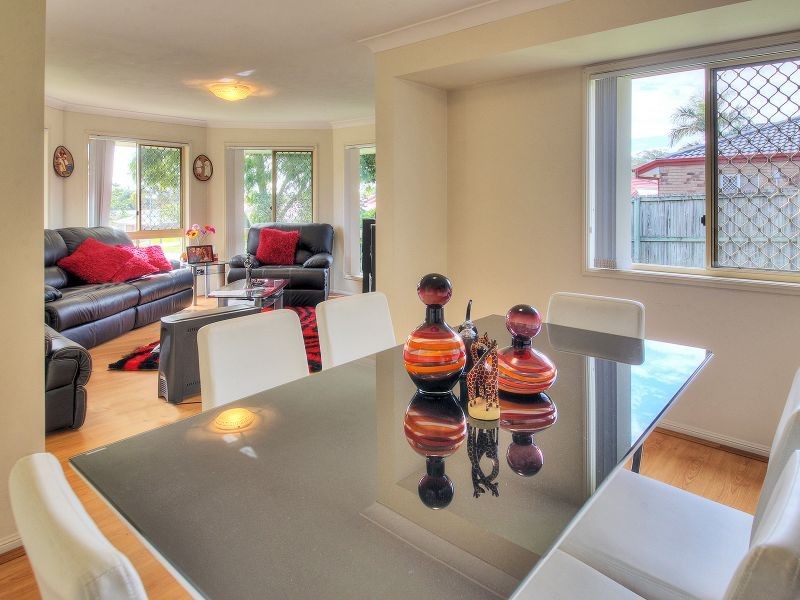 22 Fromelles Court, Regents Park QLD 4118