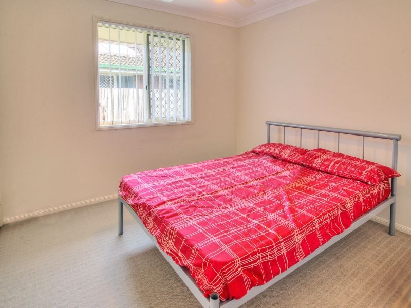 22 Fromelles Court, Regents Park QLD 4118