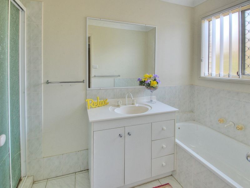 22 Fromelles Court, Regents Park QLD 4118