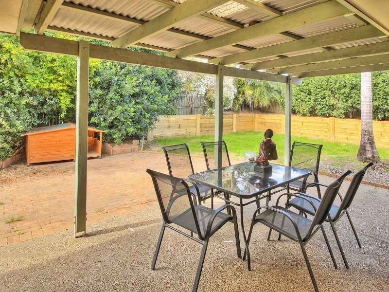 22 Fromelles Court, Regents Park QLD 4118