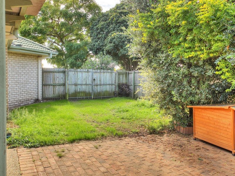 22 Fromelles Court, Regents Park QLD 4118