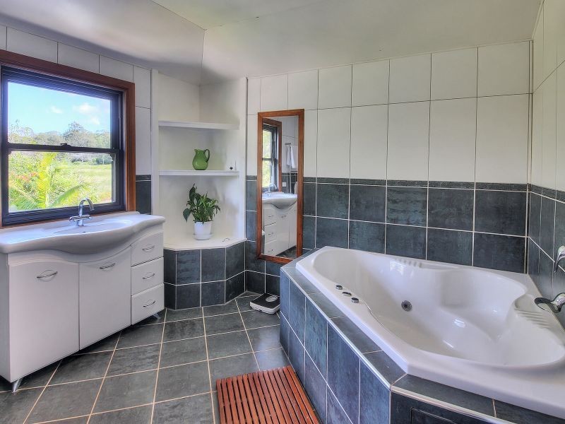 32 Hubner Road, Park Ridge QLD 4125