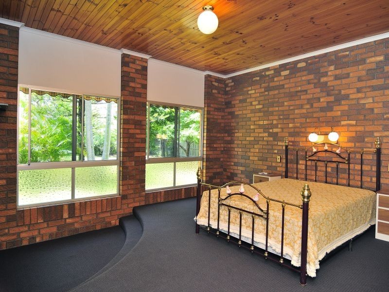 329 Middle Road, Boronia Heights QLD 4124