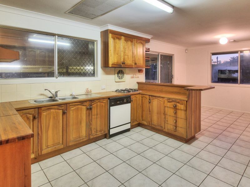 329 Middle Road, Boronia Heights QLD 4124