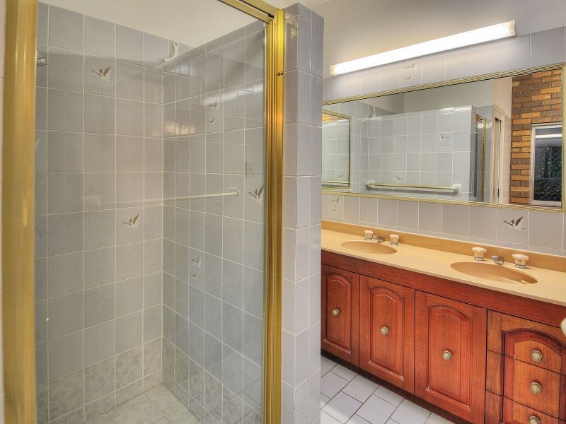 329 Middle Road, Boronia Heights QLD 4124