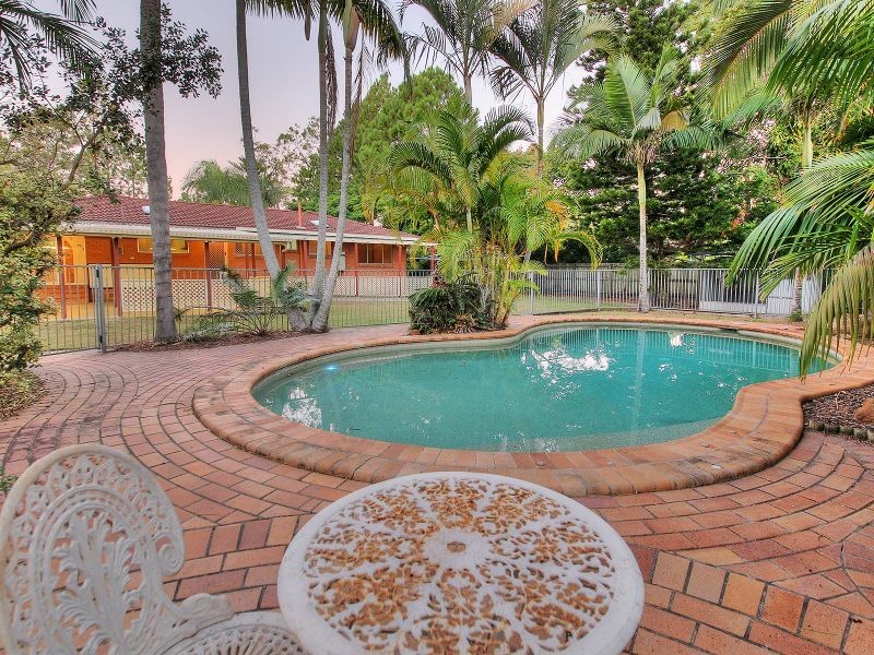 329 Middle Road, Boronia Heights QLD 4124