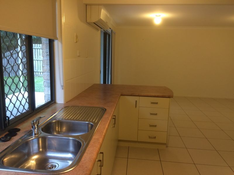 2/28 Cherrytree Place, Waterford West QLD 4133