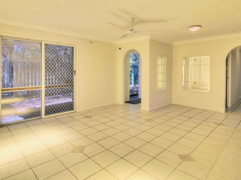 15 Vansittart Road, Regents Park QLD 4118