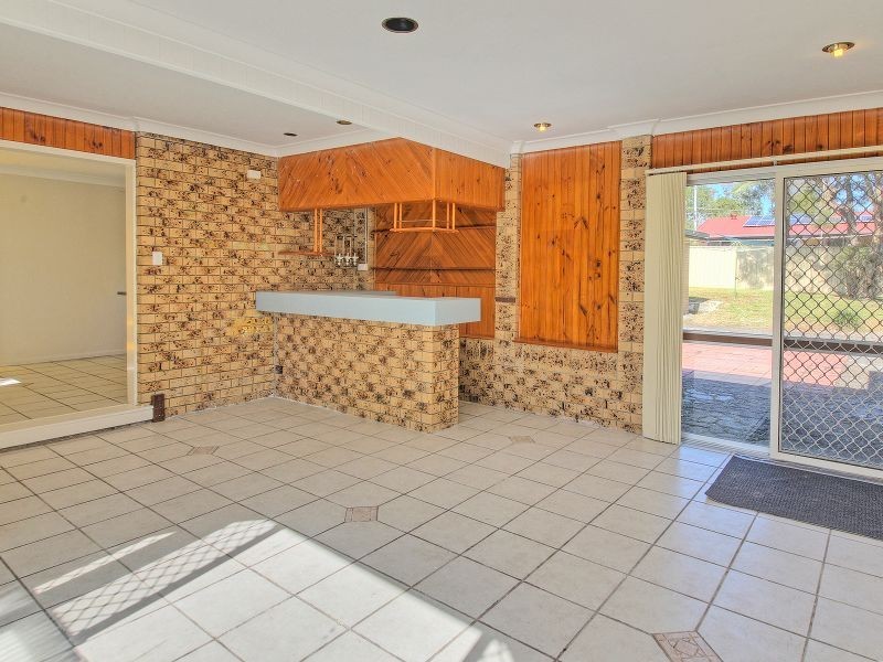 15 Vansittart Road, Regents Park QLD 4118