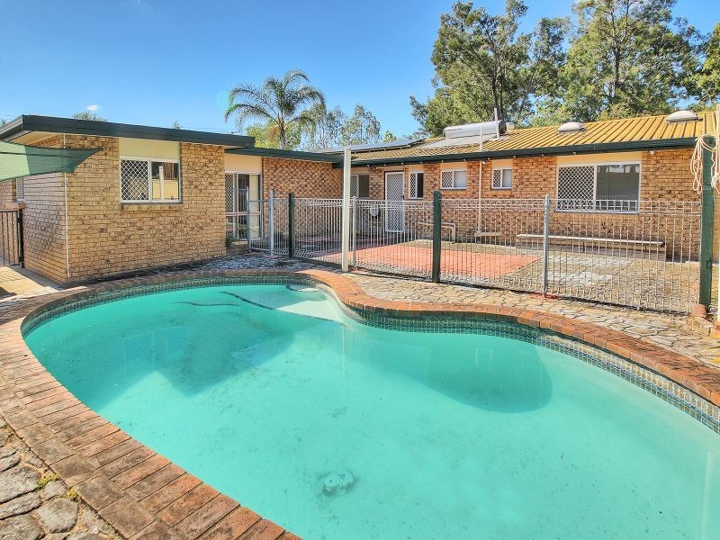 15 Vansittart Road, Regents Park QLD 4118