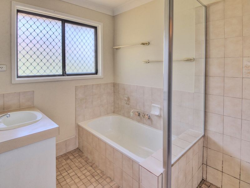 90 Mackellar Drive, Boronia Heights QLD 4124