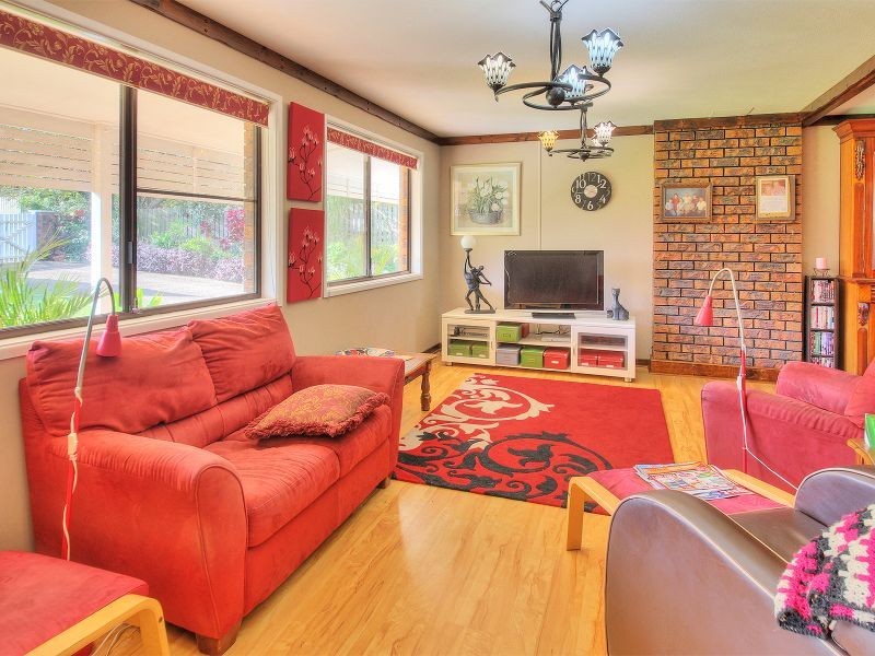22 Newburn Street, Hillcrest QLD 4118