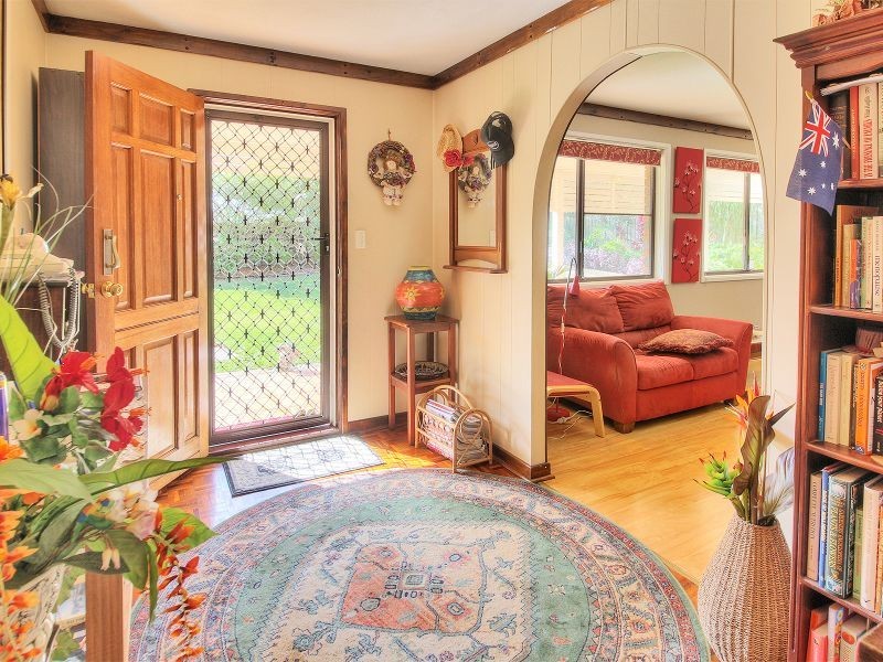 22 Newburn Street, Hillcrest QLD 4118