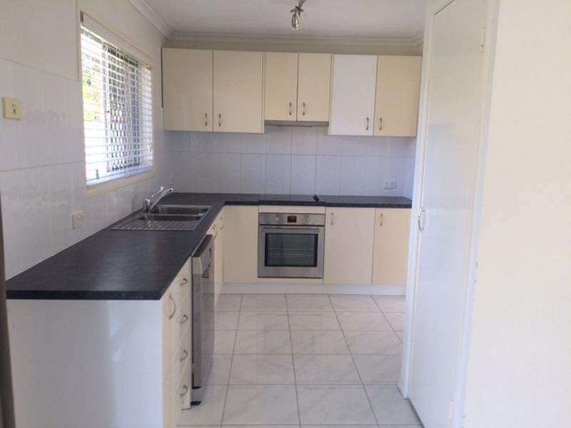 39 Conifer Street, Hillcrest QLD 4118