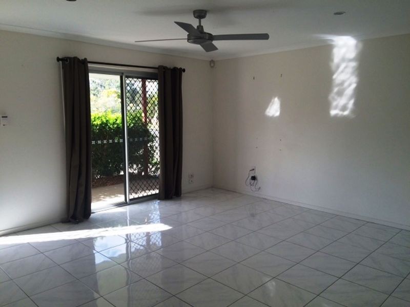 39 Conifer Street, Hillcrest QLD 4118