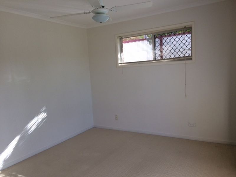 39 Conifer Street, Hillcrest QLD 4118