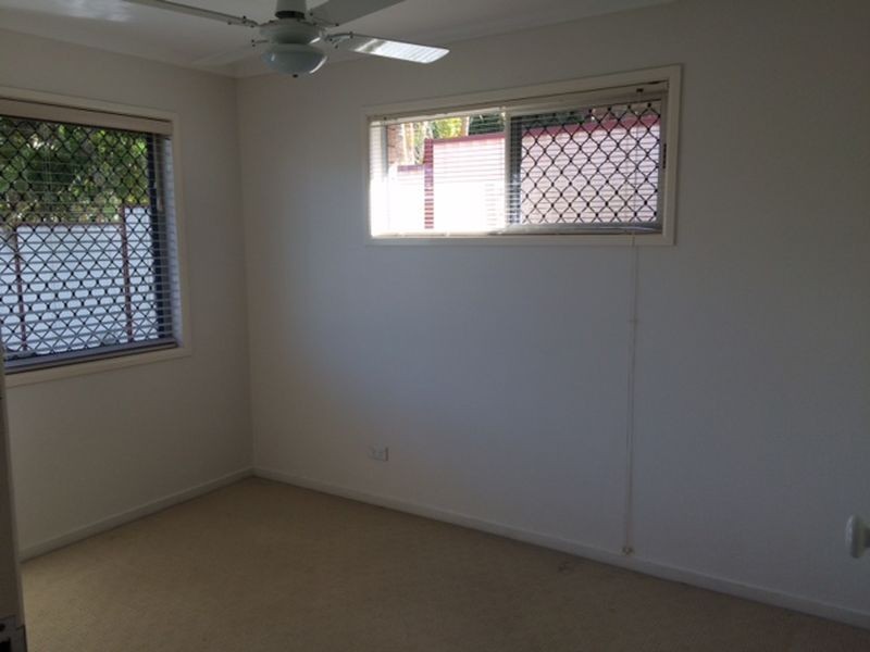 39 Conifer Street, Hillcrest QLD 4118