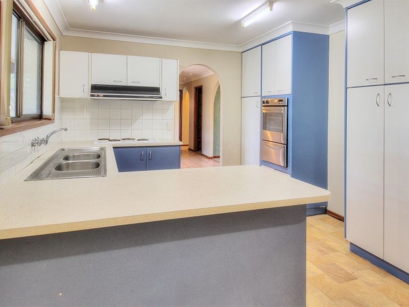 37 Bywater Street, Hillcrest QLD 4118