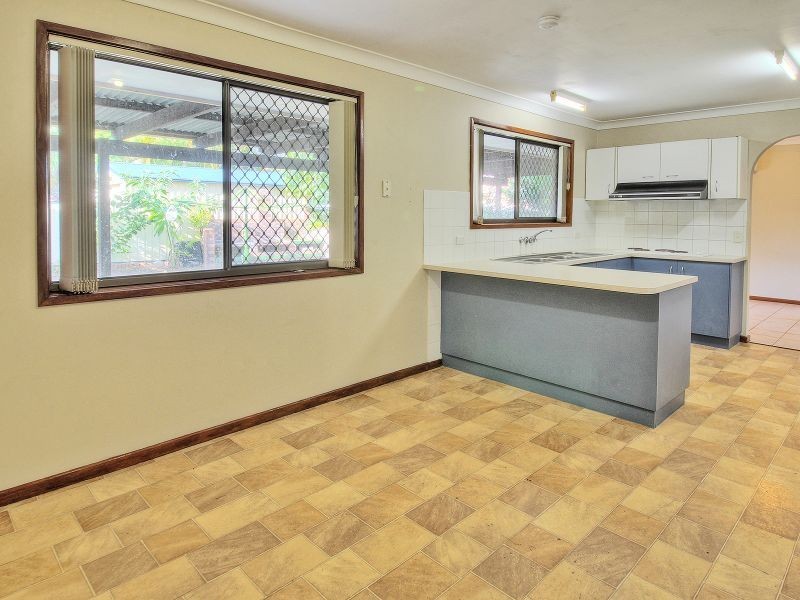37 Bywater Street, Hillcrest QLD 4118
