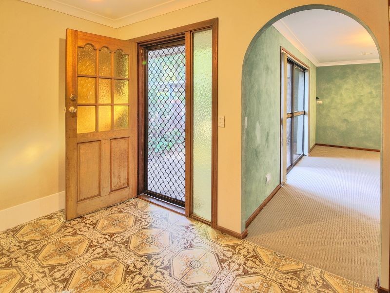 37 Bywater Street, Hillcrest QLD 4118