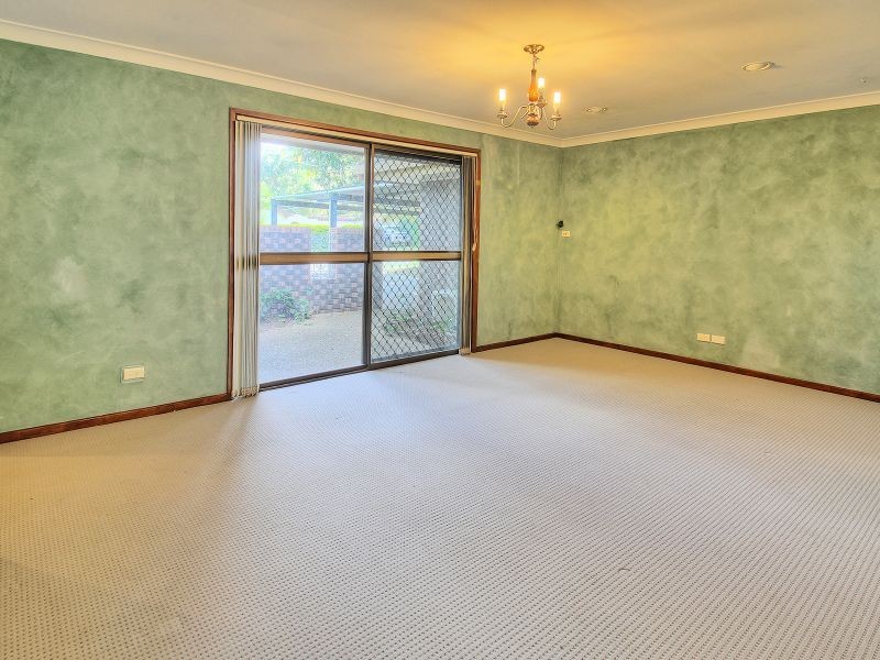 37 Bywater Street, Hillcrest QLD 4118