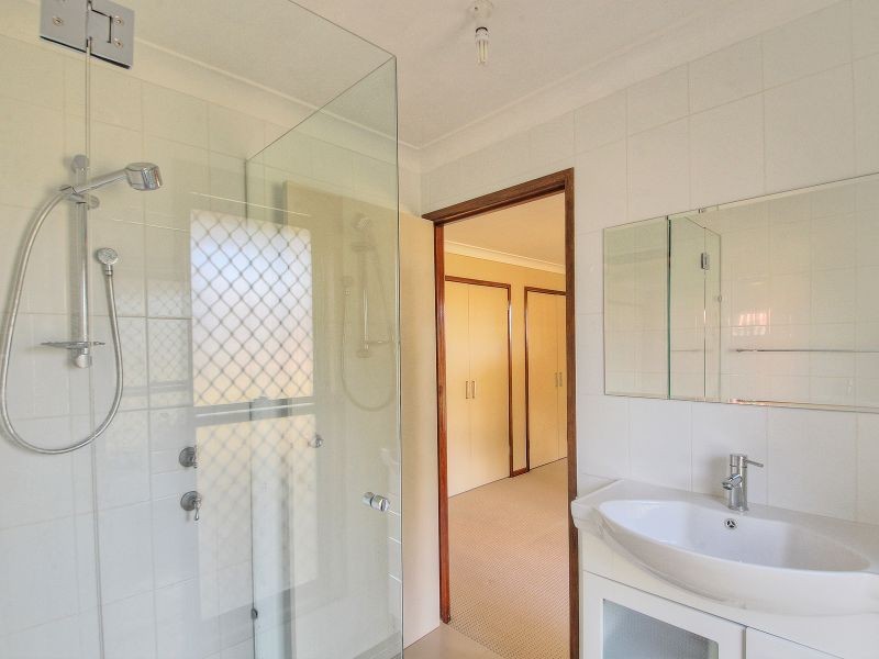 37 Bywater Street, Hillcrest QLD 4118