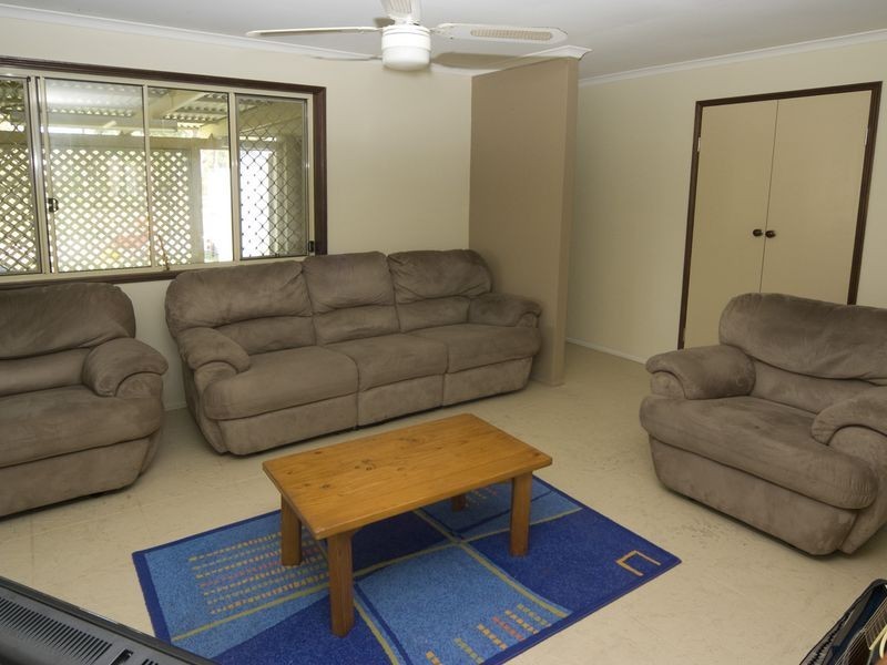 17 Bennett Drive, Regents Park QLD 4118