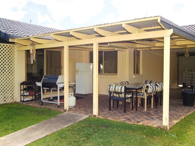 17 Bennett Drive, Regents Park QLD 4118