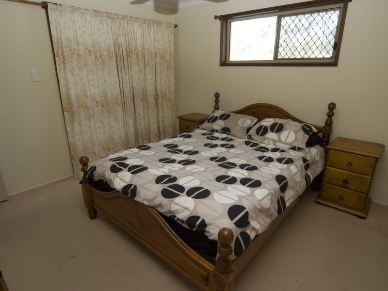 17 Bennett Drive, Regents Park QLD 4118