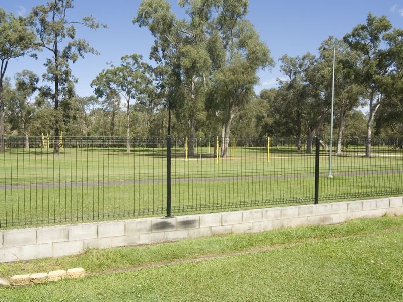 17 Bennett Drive, Regents Park QLD 4118