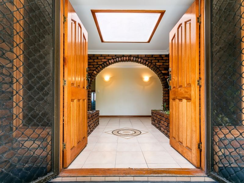 7-9 Resi Drive, Regents Park QLD 4118