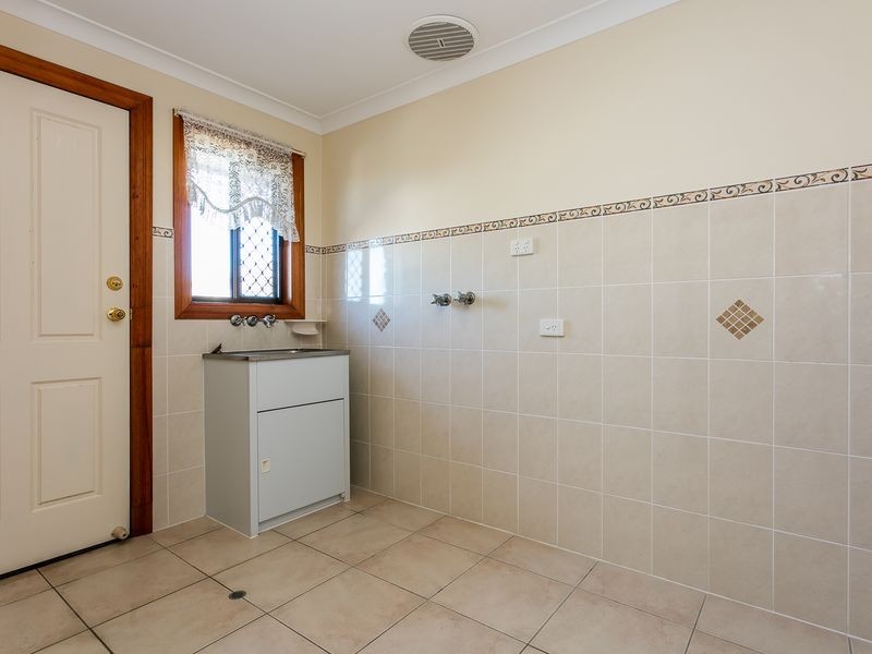7-9 Resi Drive, Regents Park QLD 4118