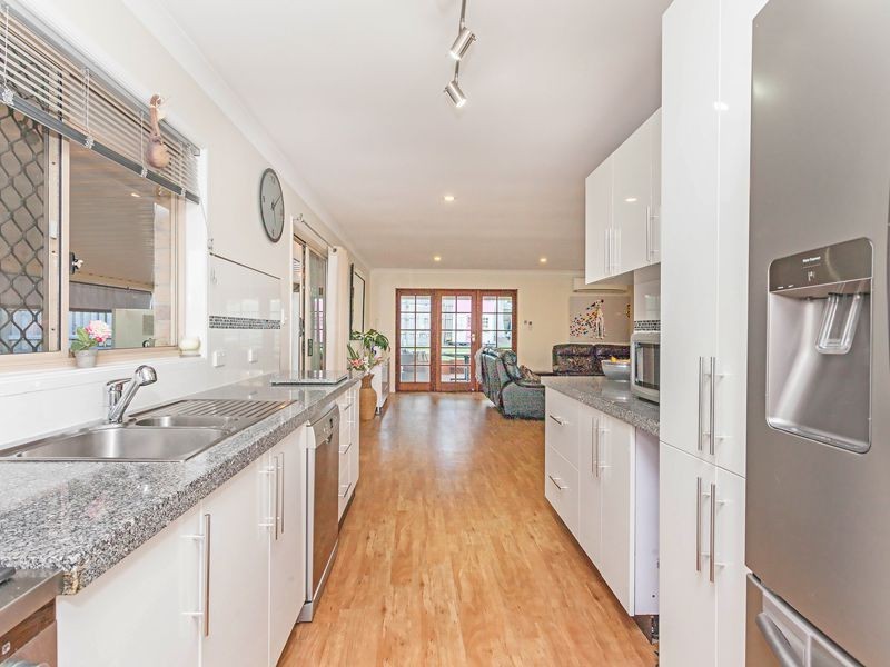 1 Barker Street, Boronia Heights QLD 4124